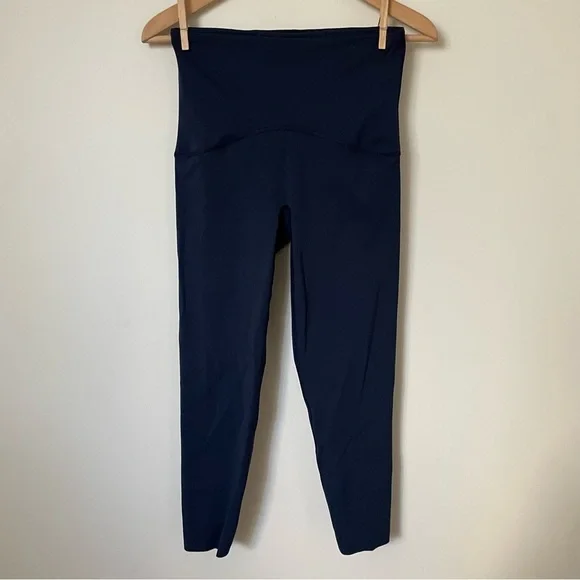 SPANXshape™ Booty Boost® 7/8 Leggings Navy Blue Size Medium - Picture 8 of 13
